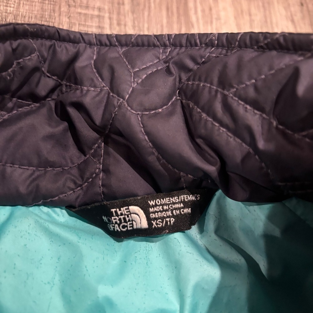 The North Face Womens Floral Quilted Insulated Jacket Gray Teal XS Full Zip - Picture 6 of 10